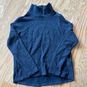 Lightly worn Banana Republic XS warm and cozy navy blue sweatshirt.